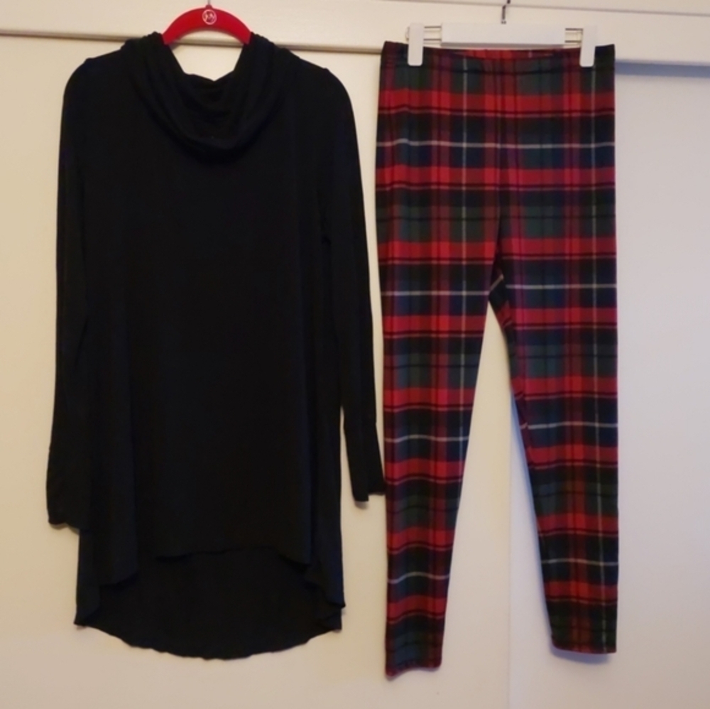 CuddlDuds 2 piece loungewear set black Tunic Top & Plaid Multicolored pant M/L